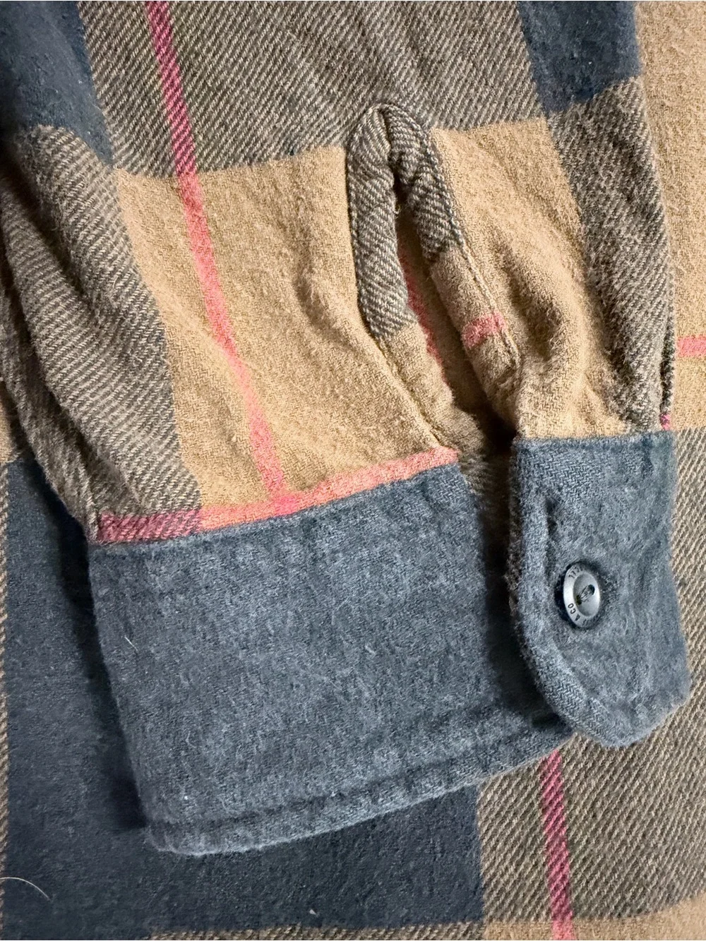 Levi's Relaxed XXL Plaid Flannel Shirt - Camel & Olive with Pink Accent SKU1099